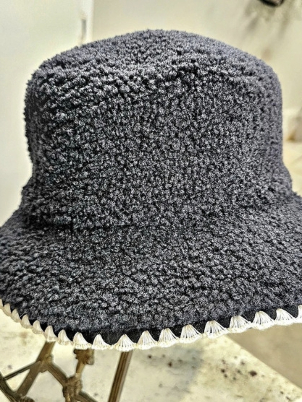 UGG Black Sherpa Fleece Bucket Hat L/XL Cozy Winter Cold Weather Unisex